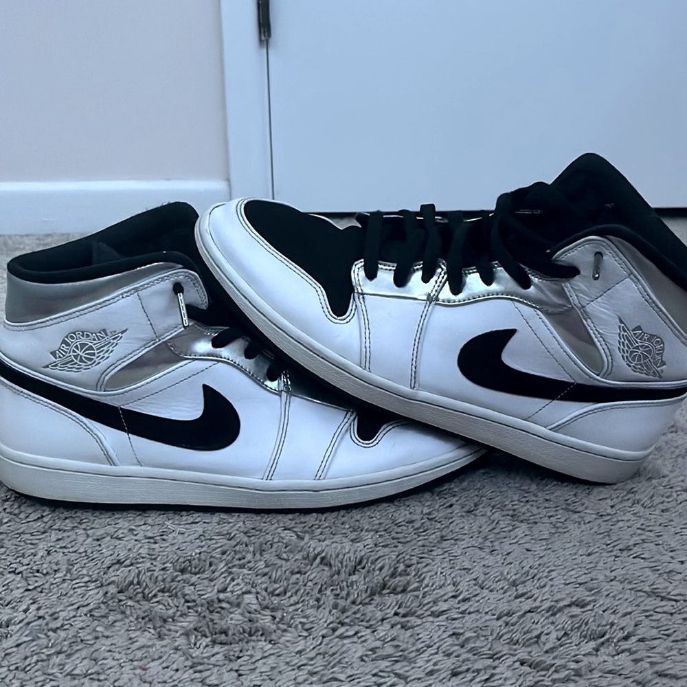 Jordan 1 Mid `Think 16 Alternate’